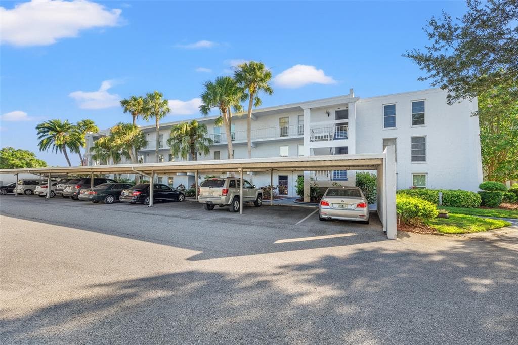 225 COUNTRY CLUB DRIVE UNIT C325 LARGO, FL 33771