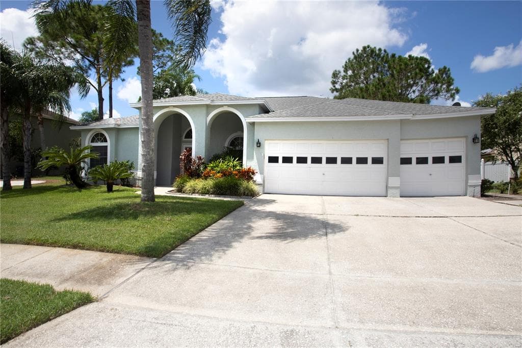 18204 BITTERN AVENUE LUTZ, FL 33558