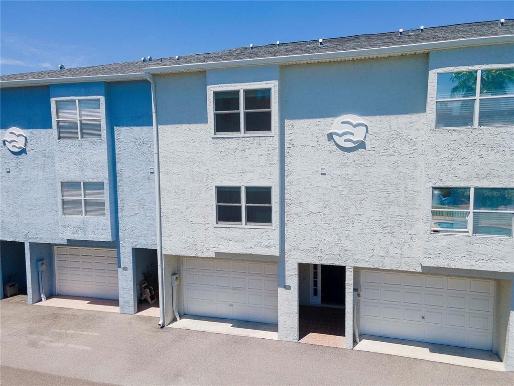 545 PINELLAS BAYWAY S UNIT 203 TIERRA VERDE, FL 33715