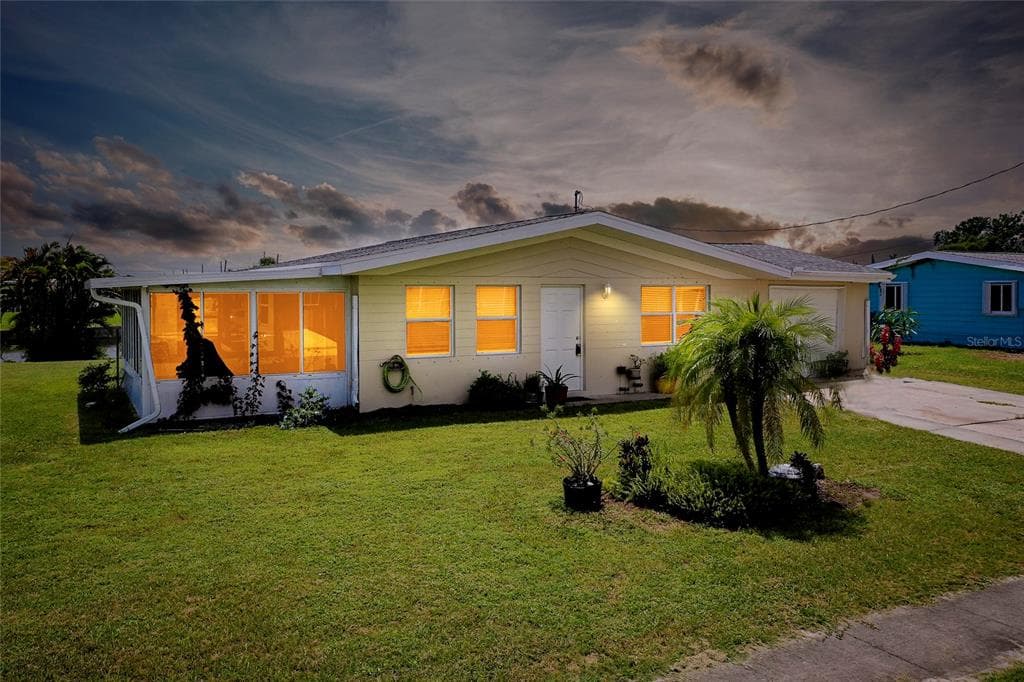 21443 GLADIS AVENUE PORT CHARLOTTE, FL 33952