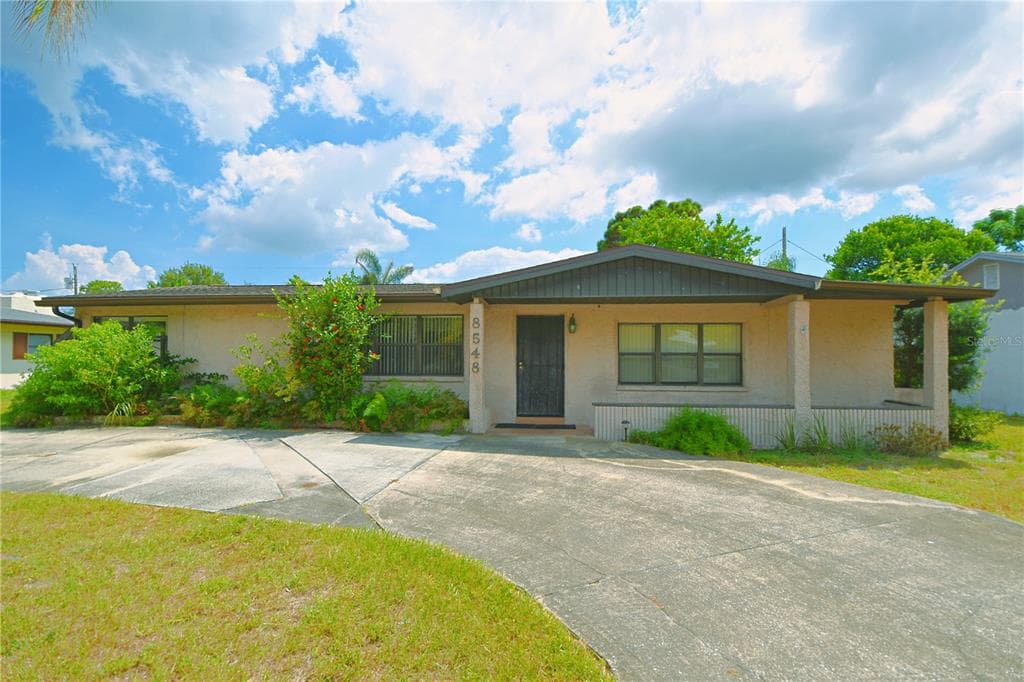 8548 KUMQUAT AVENUE LARGO, FL 33777