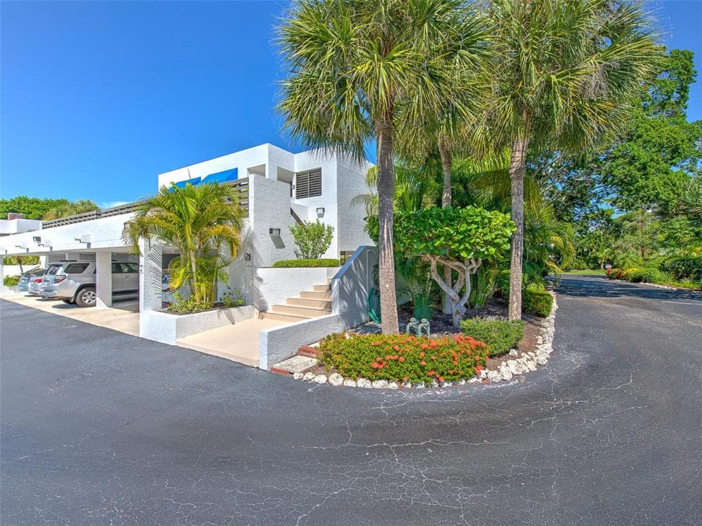 720 BAYPORT WAY UNIT 720 LONGBOAT KEY, FL 34228