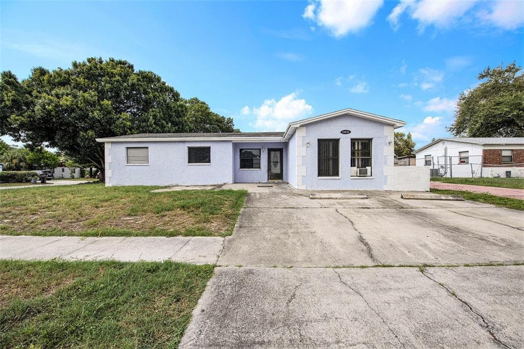 11813 128TH AVENUE SEMINOLE, FL 33778