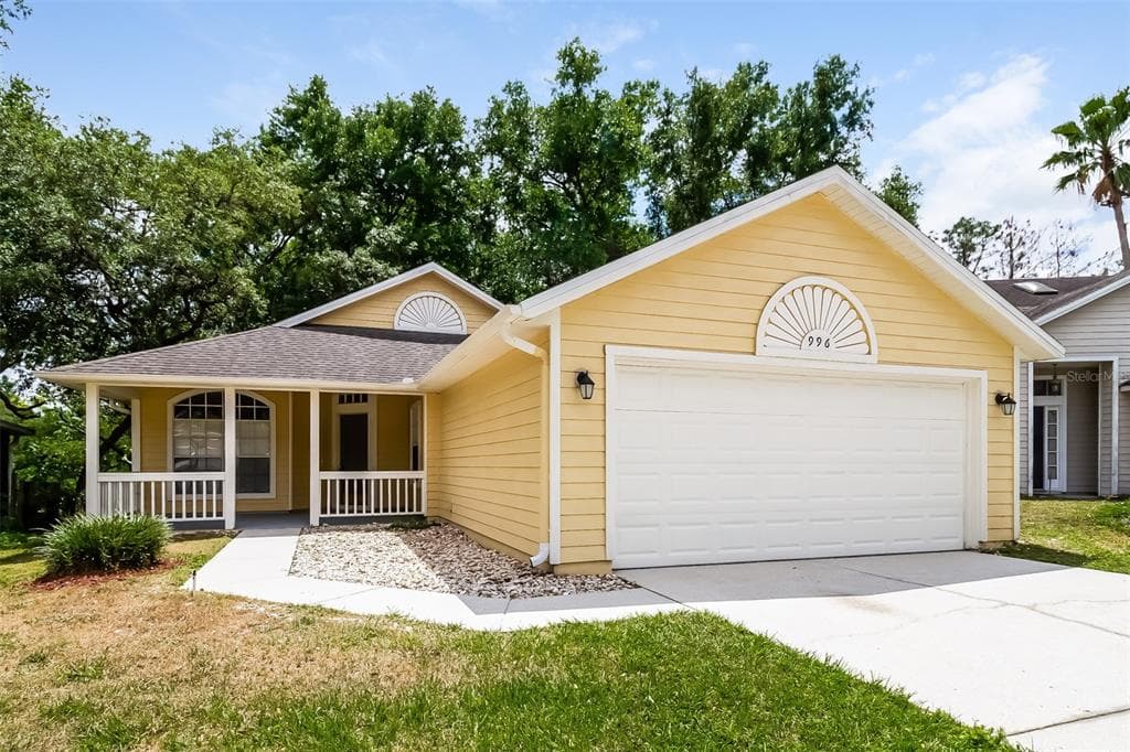 996 MAPLE COURT APOPKA, FL 32703