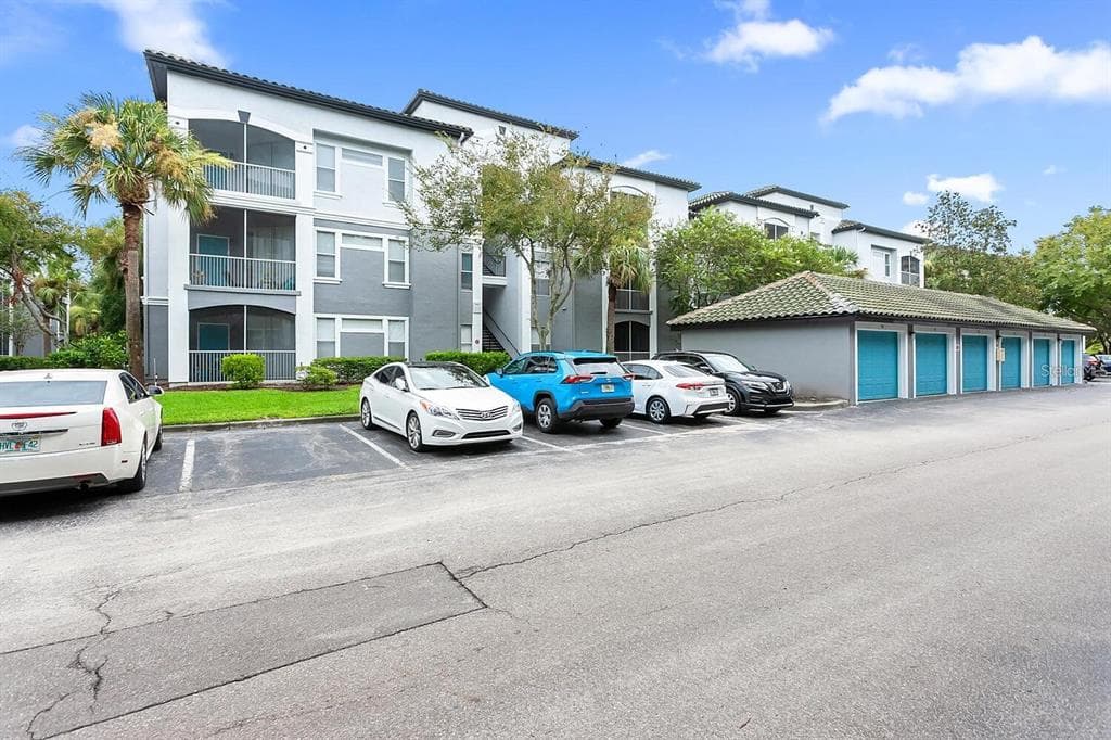 5607 LEGACY CRESCENT PLACE UNIT 204