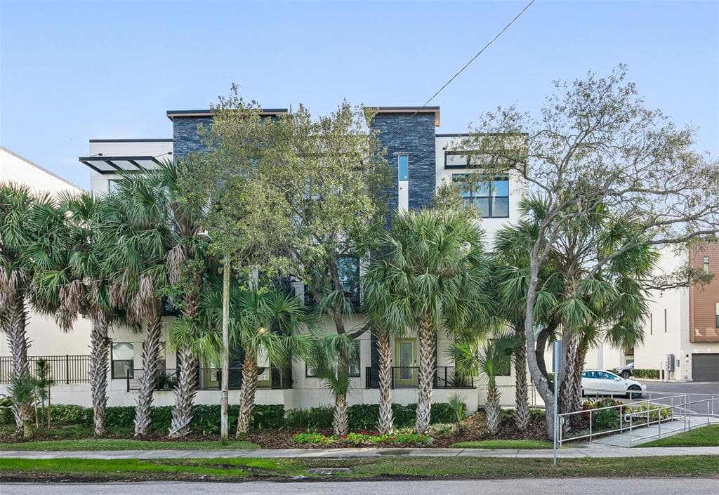 4810 W MCELROY AVENUE UNIT 6 TAMPA, FL 33611