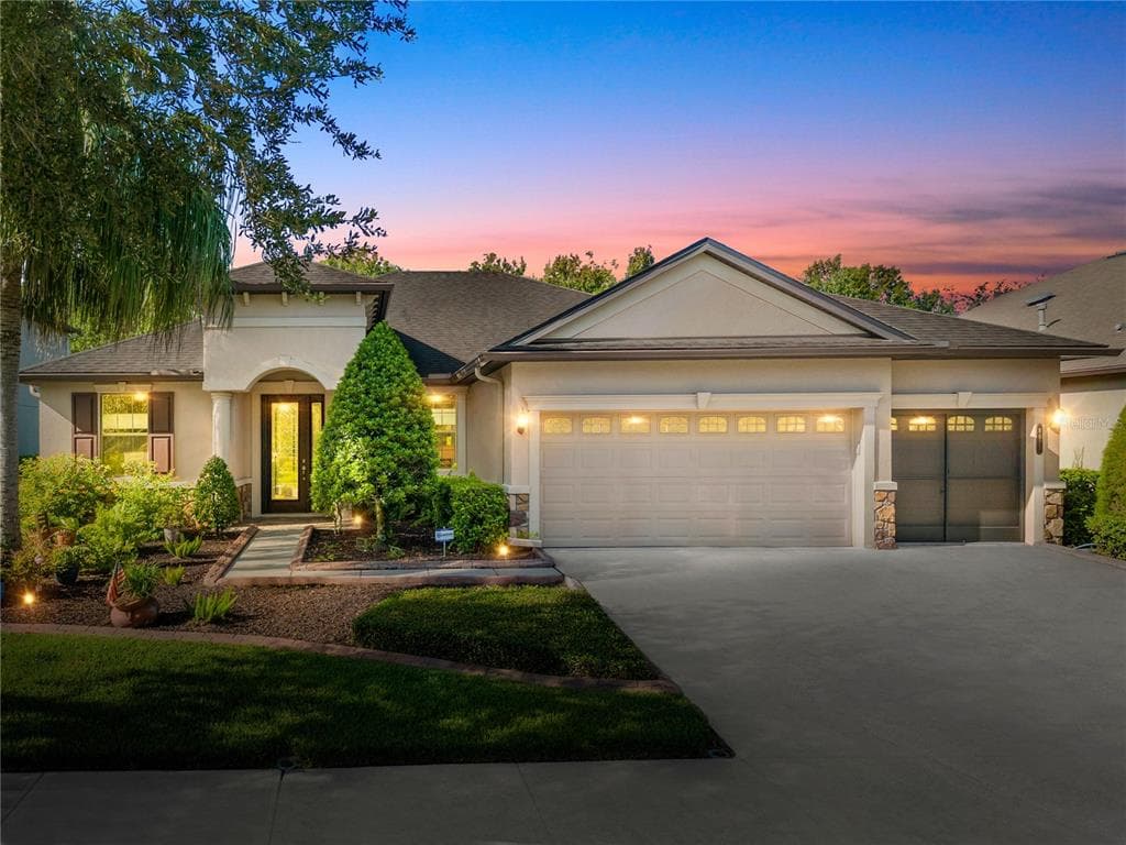 8007 HAMPTON LAKE DRIVE TAMPA, FL 33647