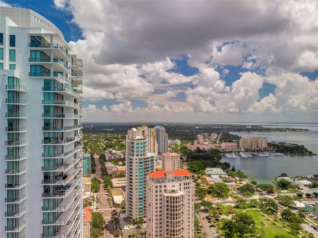100 1ST AVENUE N UNIT 3906 ST PETERSBURG, FL 33701