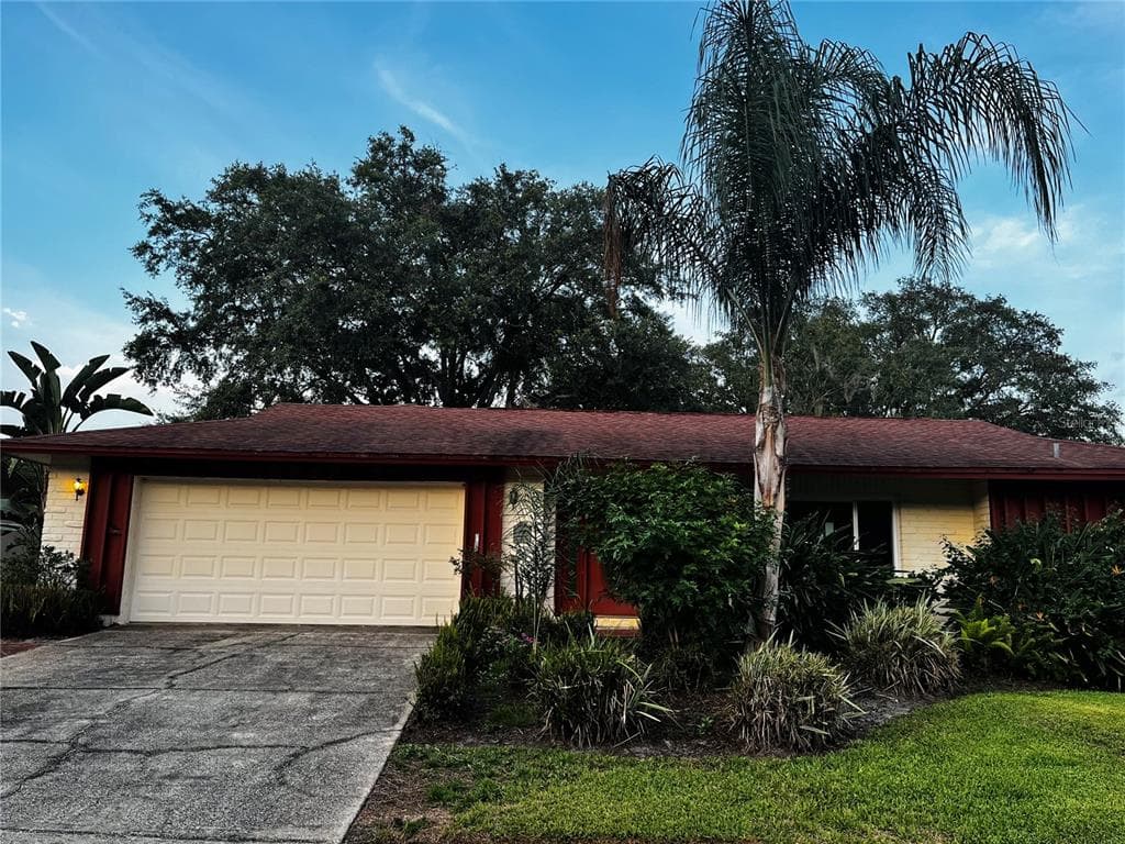 1137 LANYARD STREET PALM HARBOR, FL 34685