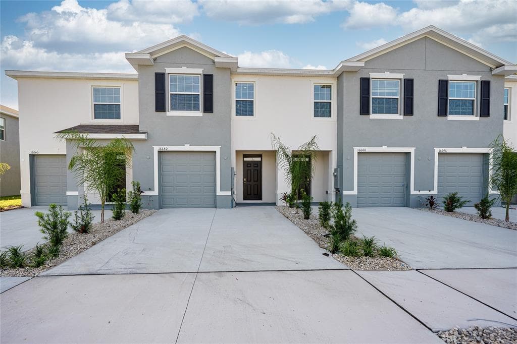 16642 MAUDE DRIVE WIMAUMA, FL 33598