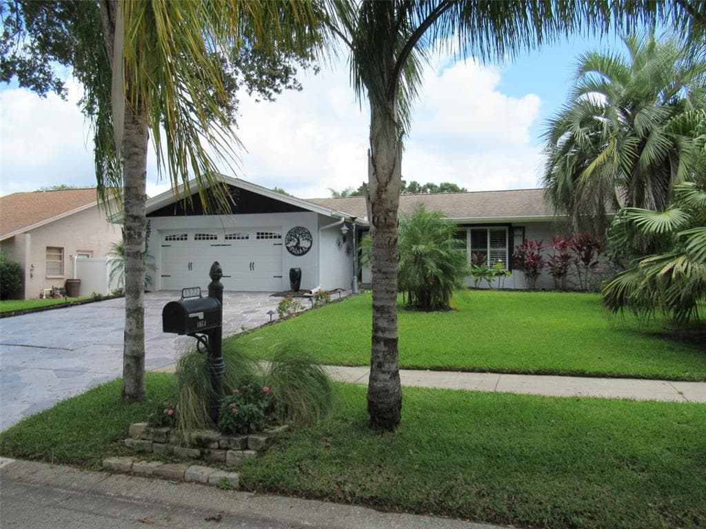 1572 ROXBURG LANE DUNEDIN, FL 34698