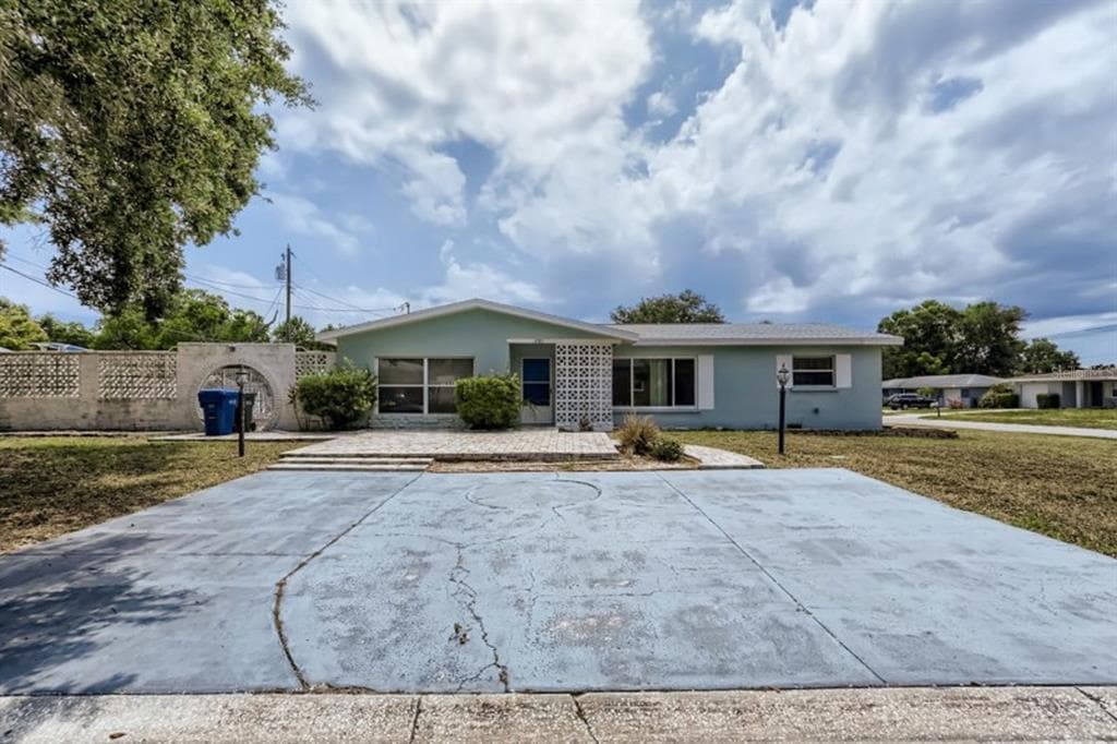 1781 KENILWORTH DRIVE CLEARWATER, FL 33756