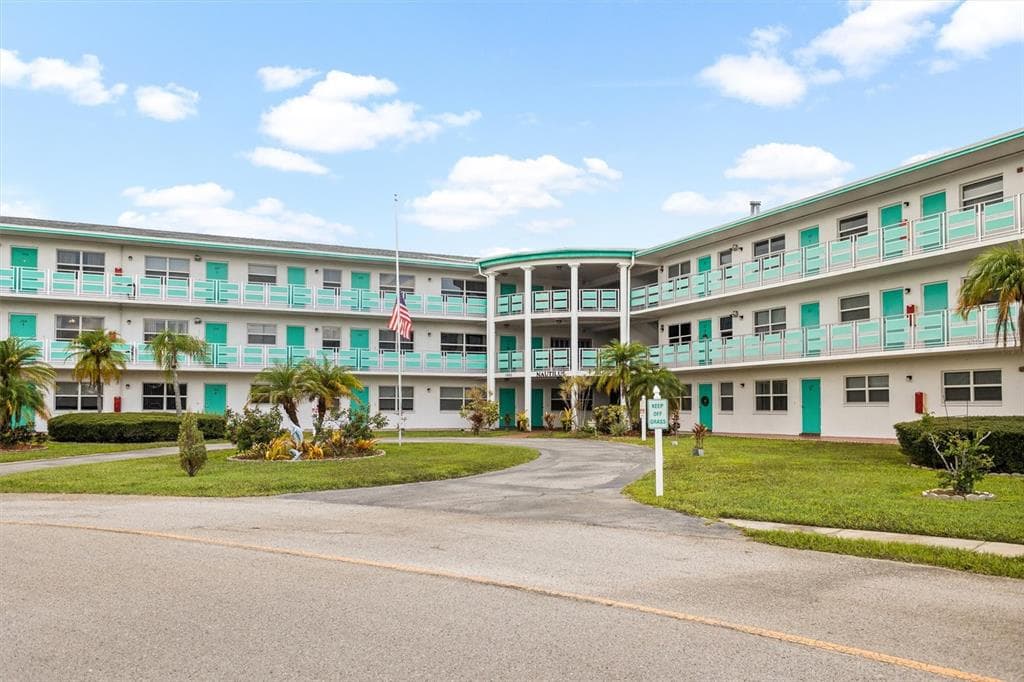 1950 59TH AVENUE N UNIT 210 ST PETERSBURG, FL 33714