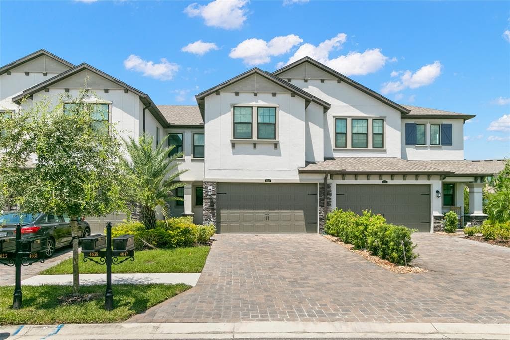 4639 ALMADA LANE WESLEY CHAPEL, FL 33543