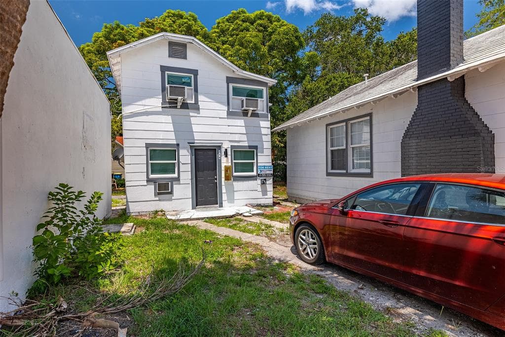 114 N MARTIN LUTHER KING JR AVENUE UNIT B CLEARWATER, FL 33755