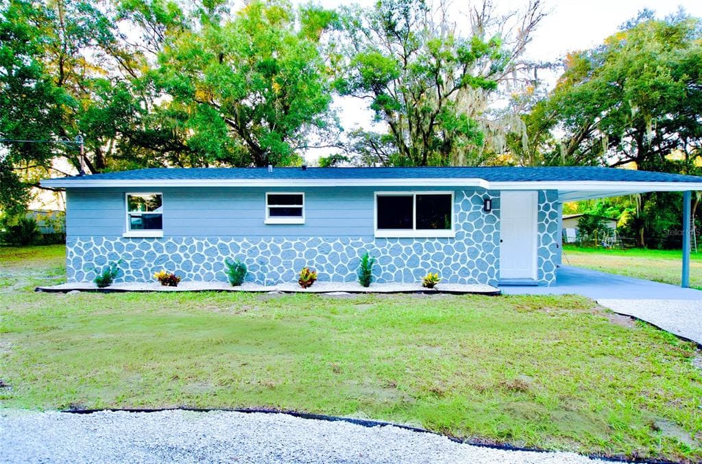 510 E STRICKLAND STREET PLANT CITY, FL 33563