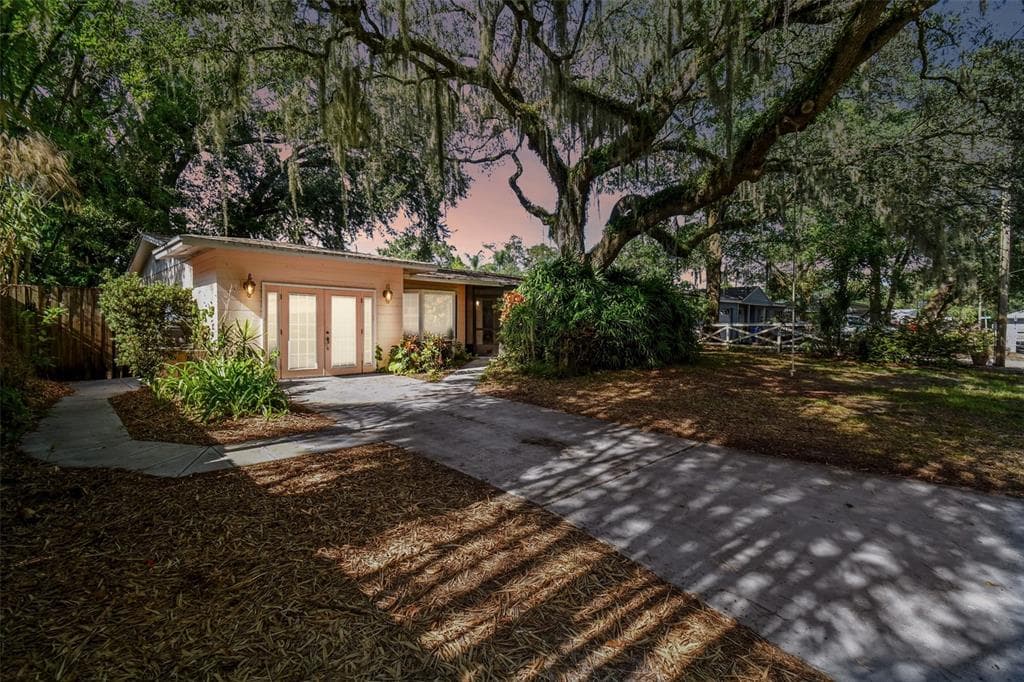 1005 HARDY DRIVE