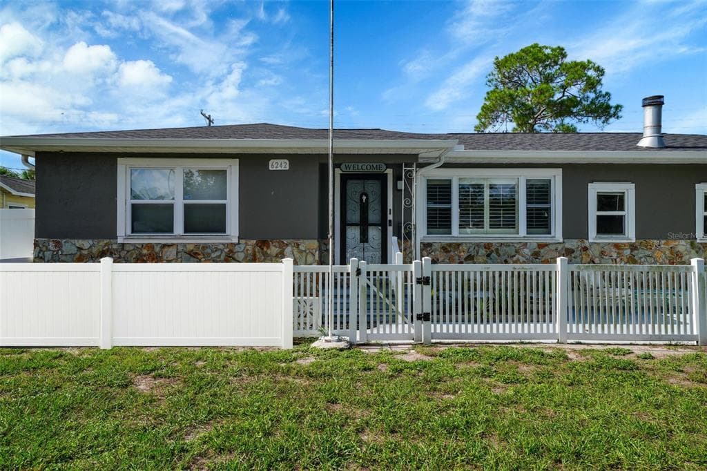 6242 5TH AVENUE N ST PETERSBURG, FL 33710