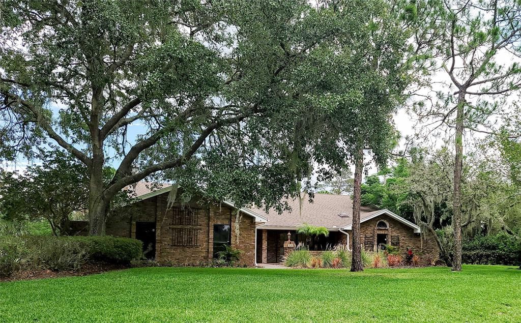 520 CENTERBROOK DRIVE BRANDON, FL 33511