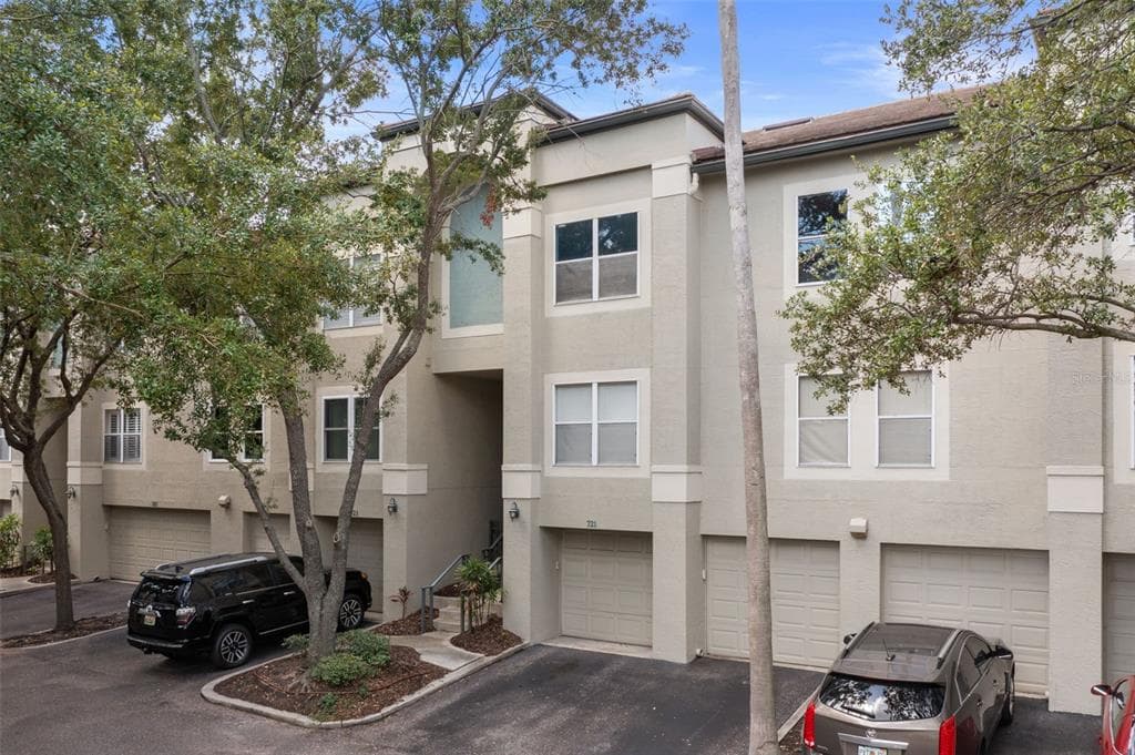 721 CORAL REEF DRIVE UNIT 721 TAMPA, FL 33602