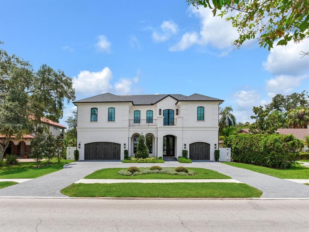 4106 W SWANN AVENUE TAMPA, FL 33609