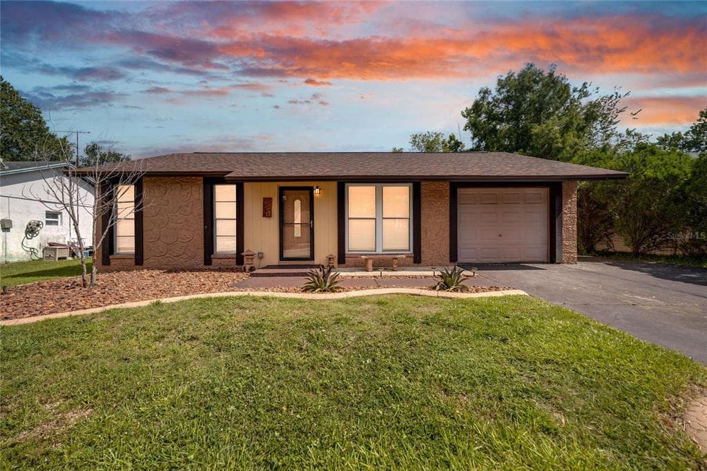 7974 AVENAL LOOP NEW PORT RICHEY, FL 34655