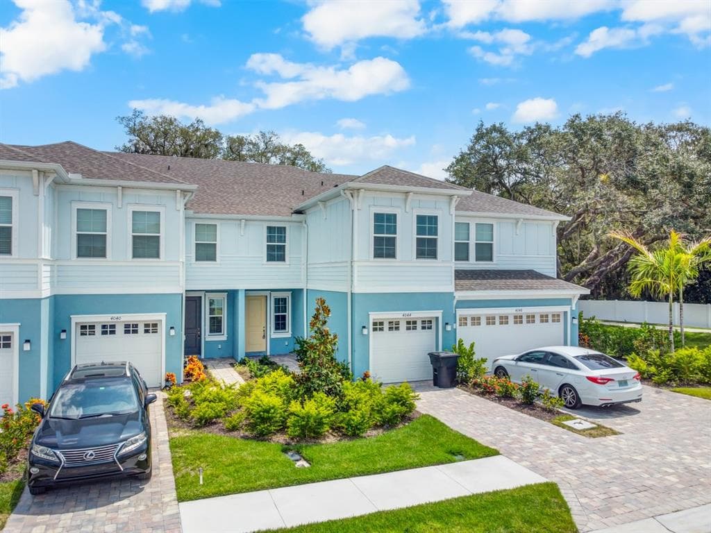 4044 VIA SIENNA CIRCLE SARASOTA, FL 34243