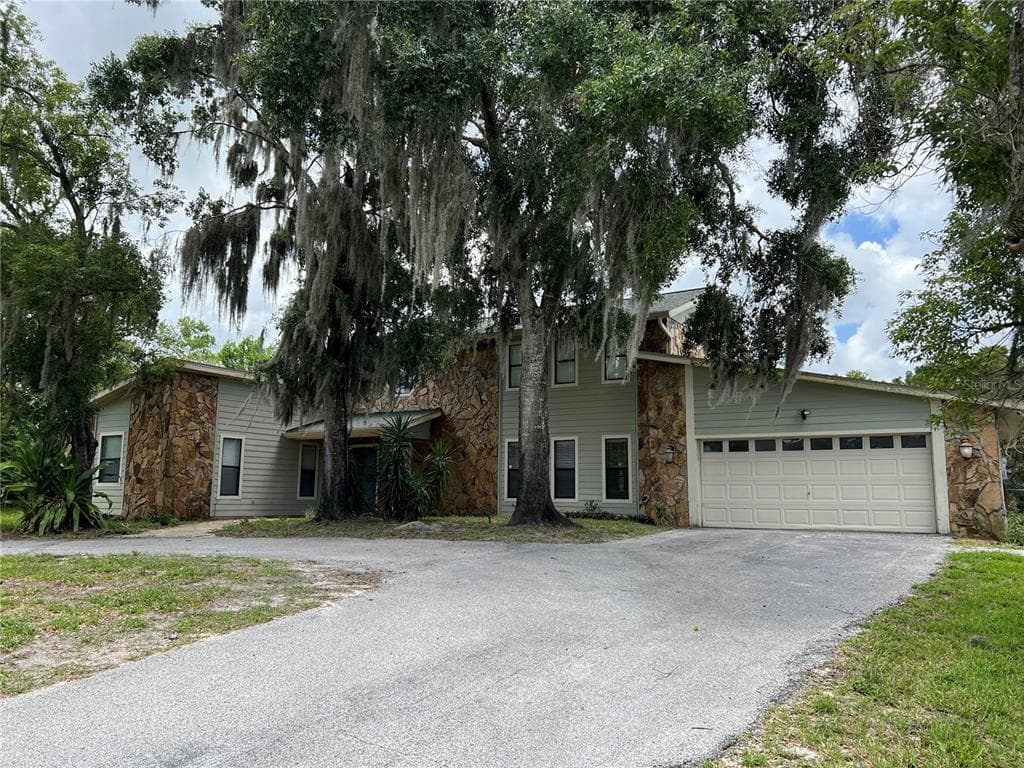 8015 SYCAMORE DRIVE NEW PORT RICHEY, FL 34654