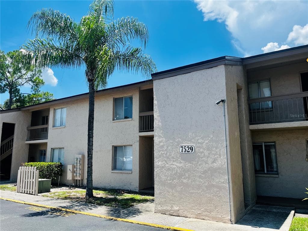 7529 PITCH PINE CIRCLE UNIT D TAMPA, FL 33617