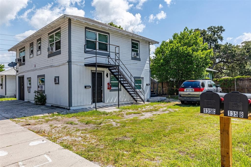 1101 DREW STREET UNIT b CLEARWATER, FL 33755