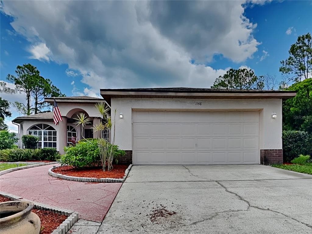 1748 PEMBROOKE WAY LUTZ, FL 33549