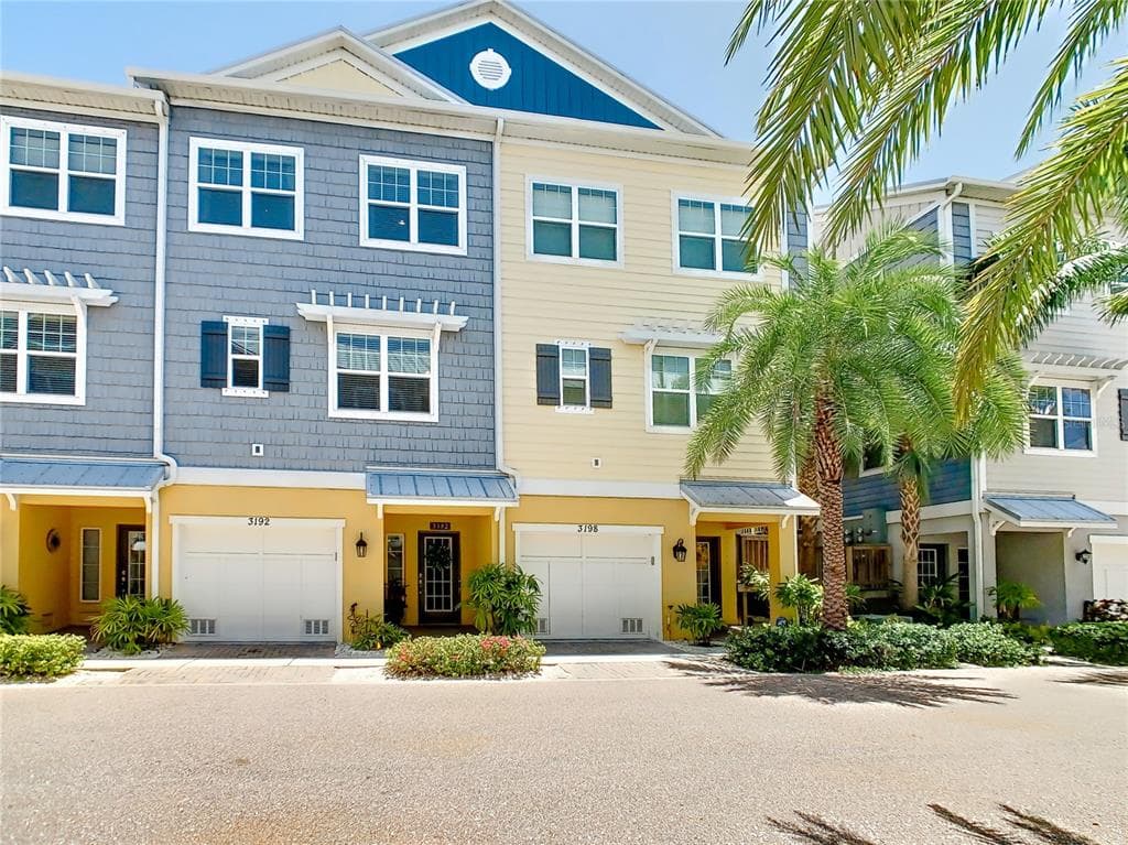 3192 MOORINGS DRIVE S ST PETERSBURG, FL 33712