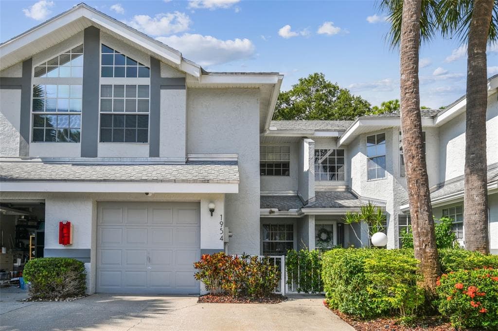 1954 GEORGIA CIRCLE N CLEARWATER, FL 33760
