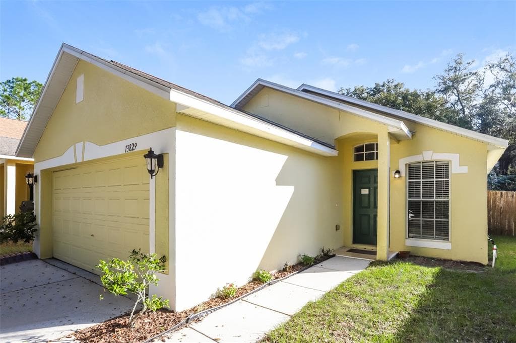 13829 GENTLE WOODS AVENUE RIVERVIEW, FL 33569