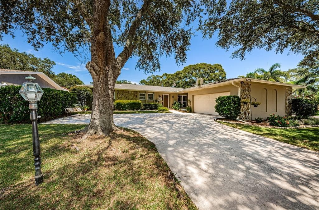 2016 LEES CT CLEARWATER, FL 33764