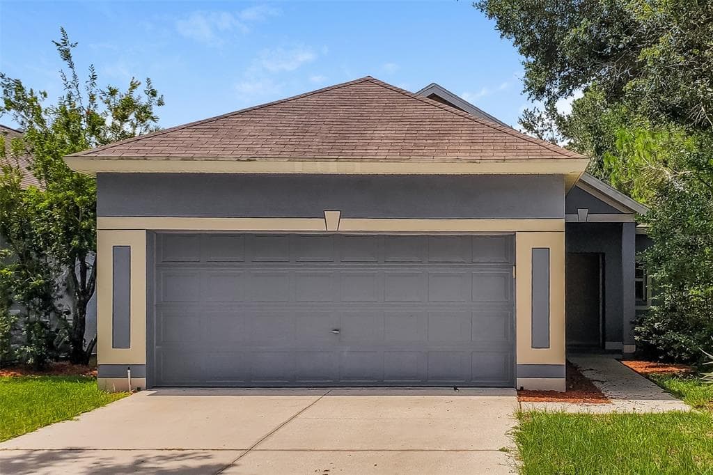 7601 DEVONBRIDGE GARDEN WAY APOLLO BEACH, FL 33572