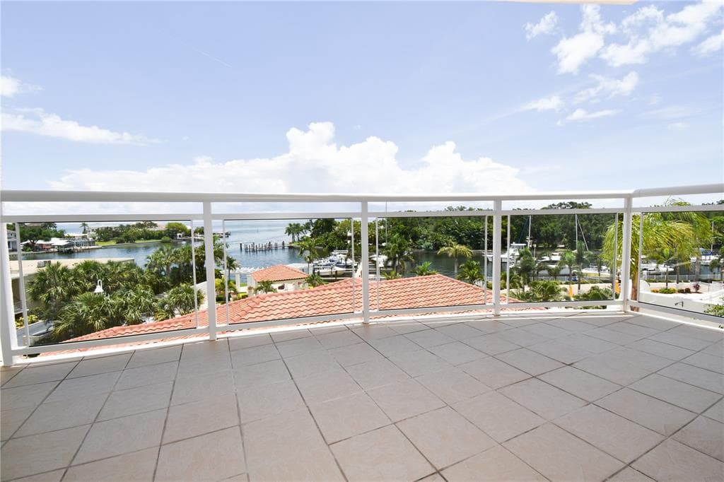 1325 SNELL ISLE BOULEVARD NE UNIT 407 ST PETERSBURG, FL 33704