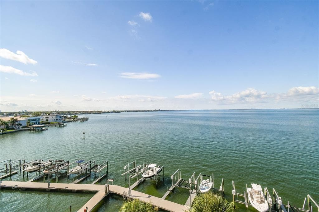 5700 MARINER STREET UNIT 605 TAMPA, FL 33609