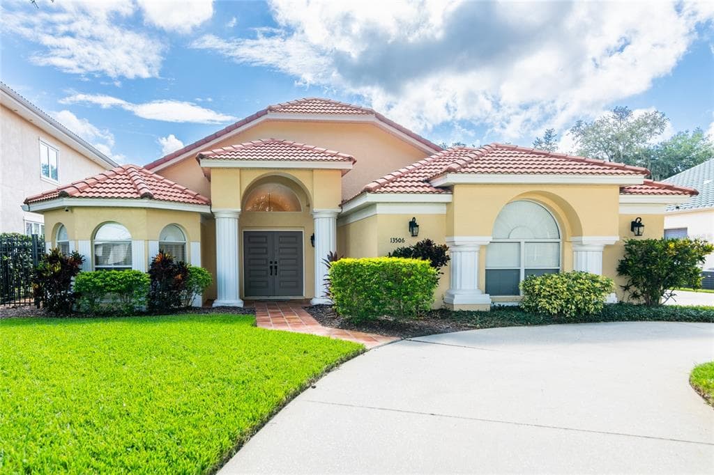 13506 WESTSHIRE DRIVE TAMPA, FL 33618