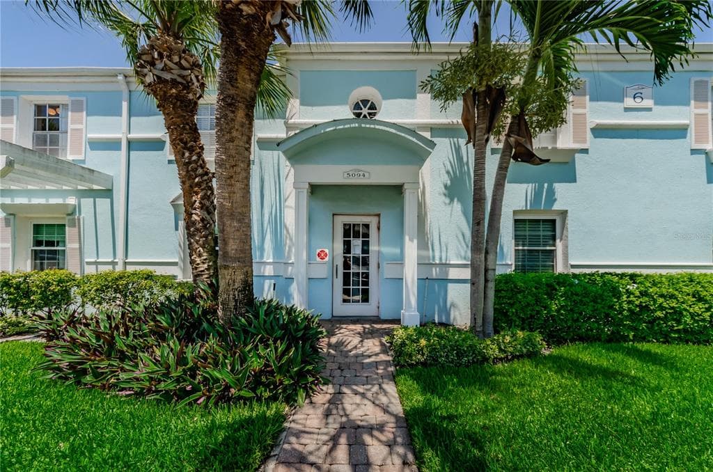 5094 STARFISH DRIVE SE UNIT E ST PETERSBURG, FL 33705