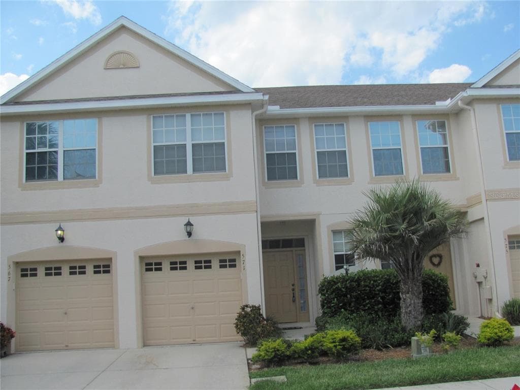 571 SHOREHAM COURT NE ST PETERSBURG, FL 33716