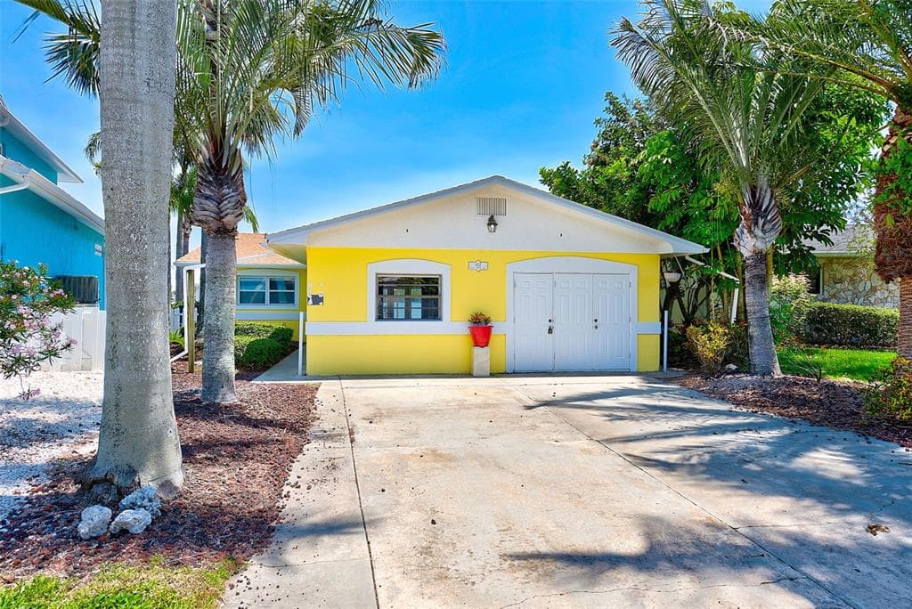 857 180TH AVENUE E REDINGTON SHORES, FL 33708
