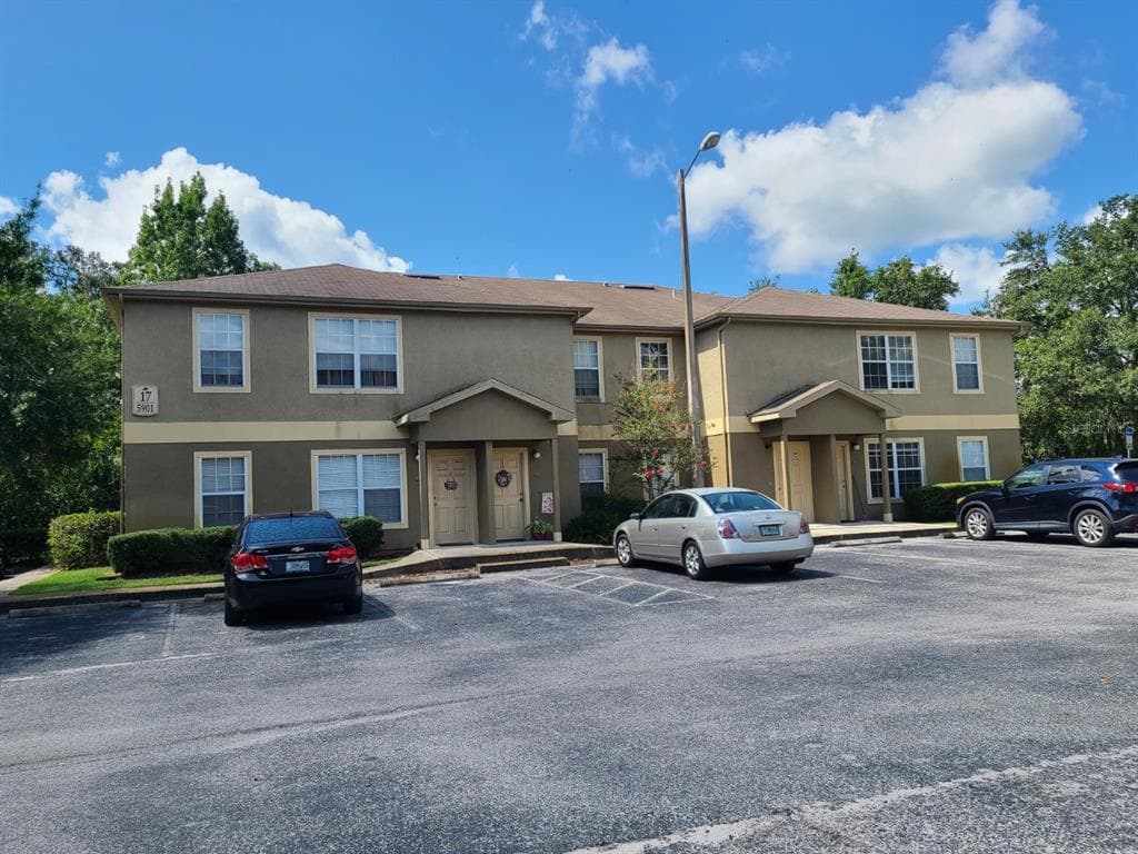 5901 BRICKLEBERRY LANE UNIT 203 ZEPHYRHILLS, FL 33541