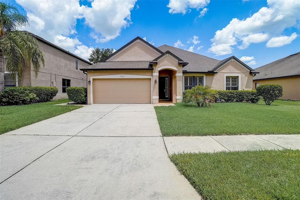 1938 ABBEY RIDGE DRIVE DOVER, FL 33527