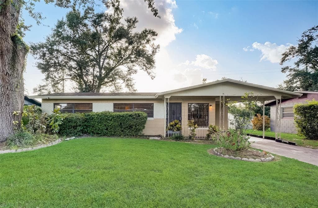 238 FANFAIR AVENUE ORLANDO, FL 32811