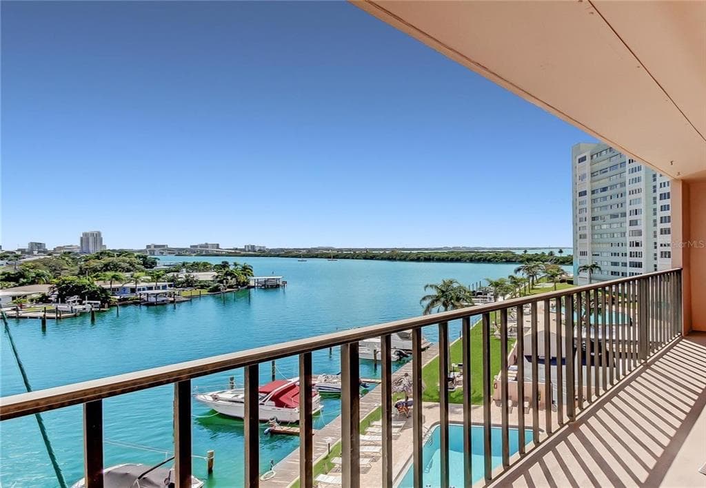 51 ISLAND WAY UNIT 408 CLEARWATER BEACH, FL 33767