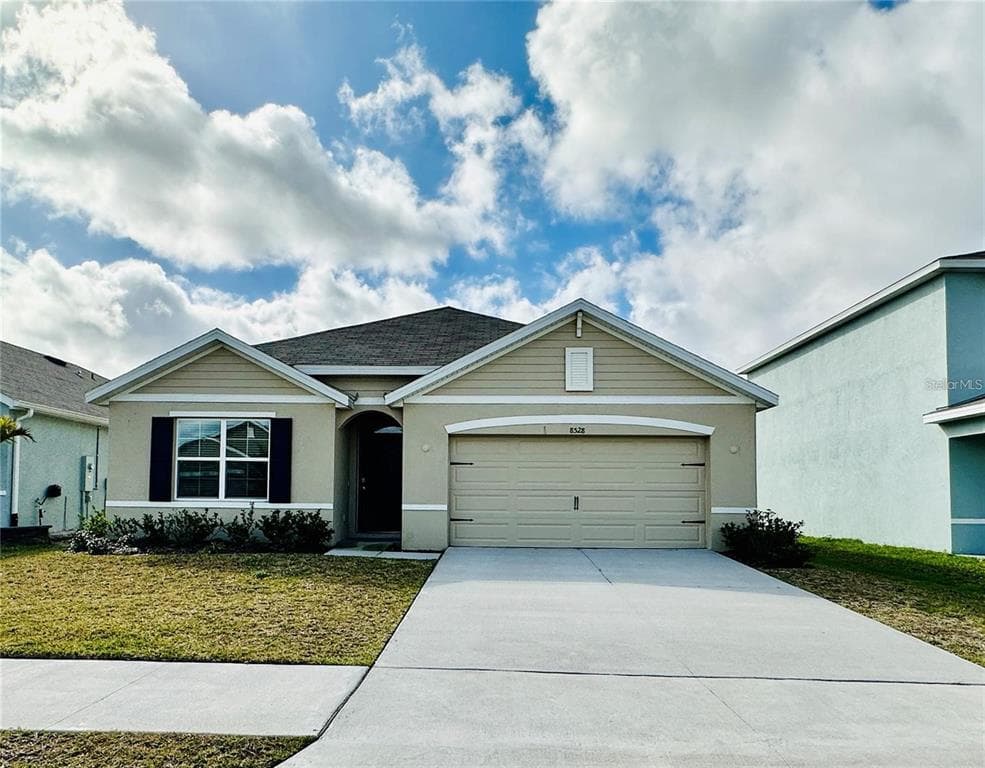 8528 BOWER BASS CIRCLE WESLEY CHAPEL, FL 33545