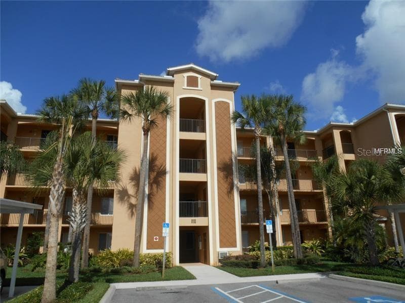 8105 GRAND ESTUARY TRAIL UNIT 205 BRADENTON, FL 34212