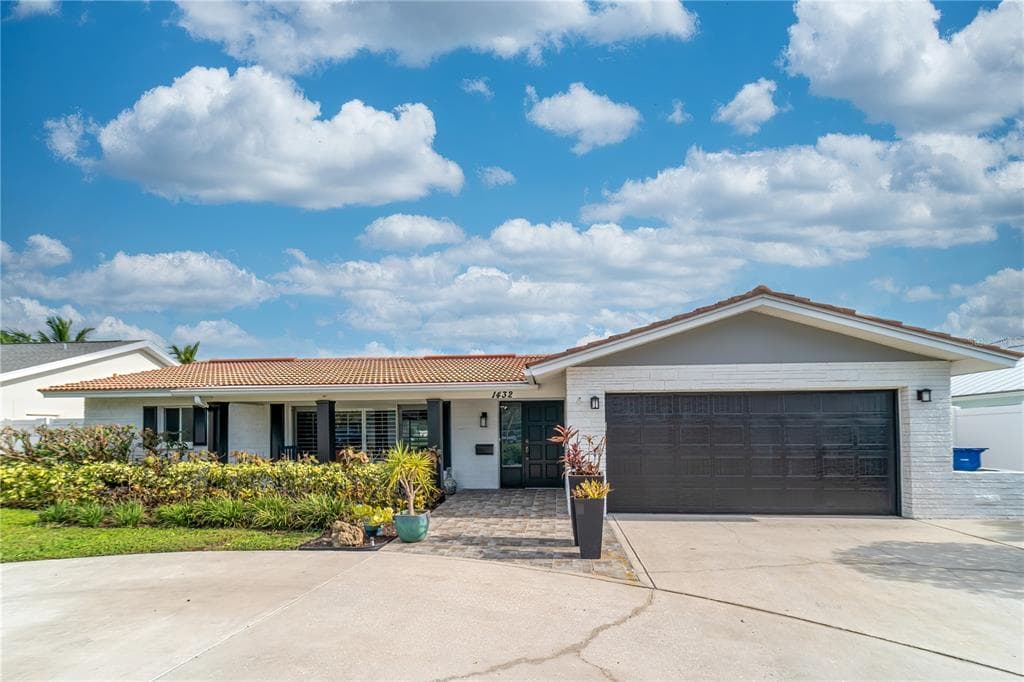 1432 51ST AVENUE NE ST PETERSBURG, FL 33703