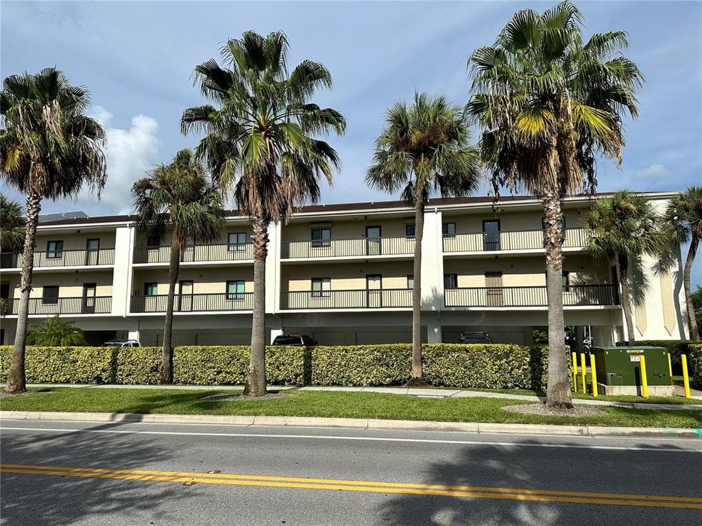 3111 PASS A GRILLE WAY UNIT 216 ST PETE BEACH, FL 33706